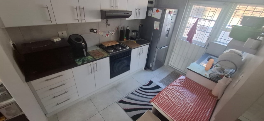 To Let 2 Bedroom Property for Rent in Kenridge Western Cape